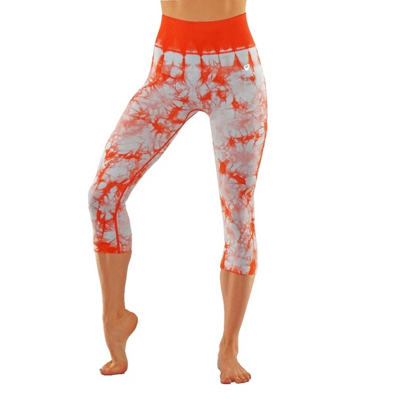 Pants - Capri leggings with marble design